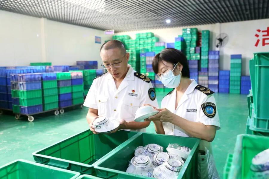 滨州市“两节”期间餐饮具集中消毒单位专项检查全覆盖，确保群众用餐安全